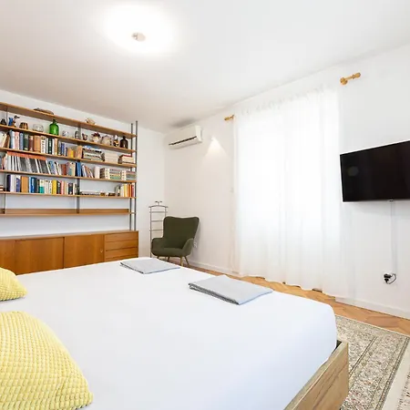 Luxury Escape In - Sea, Sun & Serenity *