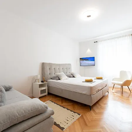 Luxury Escape In - Sea, Sun & Serenity * Spalato