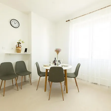 Luxury Escape In - Sea, Sun & Serenity *