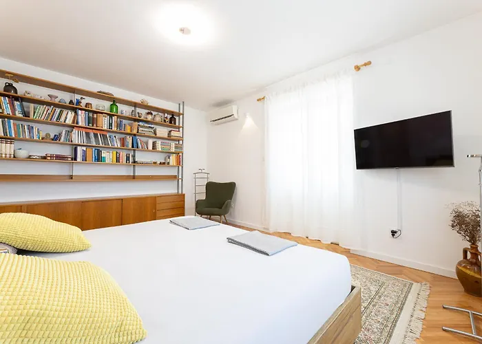 Luxury Escape In - Sea, Sun & Serenity *