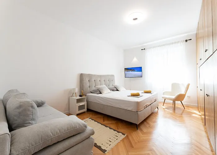 Luxury Escape In - Sea, Sun & Serenity * Spalato